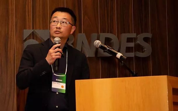 Qihui Huang