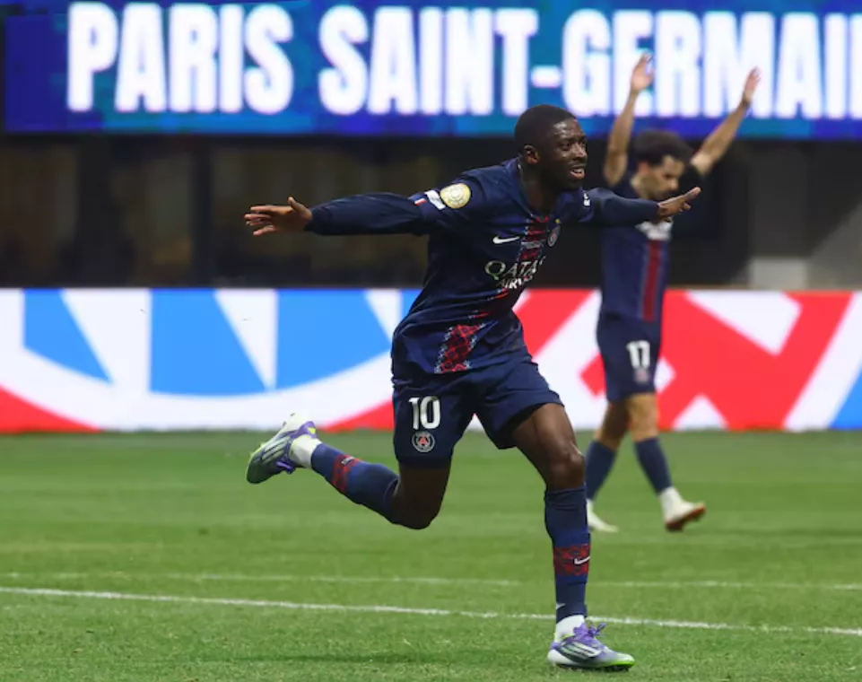 Futebol - Copa do Mundo de Clubes da FIFA - Quartas de Final - Paris St Germain x Bayern de Munique - Estádio Mercedes-Benz, Atlanta, Geórgia, EUA - 5 de julho de 2025 Ousmane Dembélé, do Paris St Germain, comemora seu segundo gol