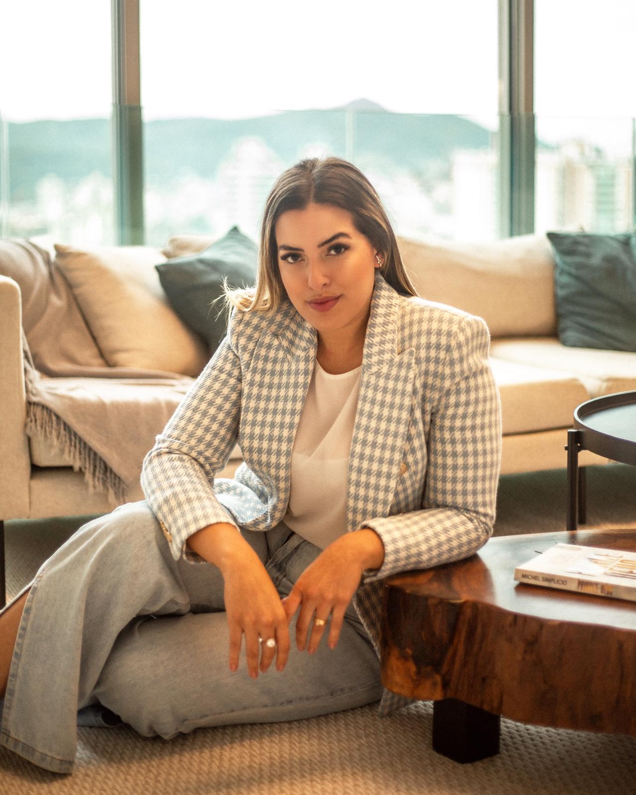 Tamires Fernandes de Oliveira consolida trajetória de alta performance no setor financeiro