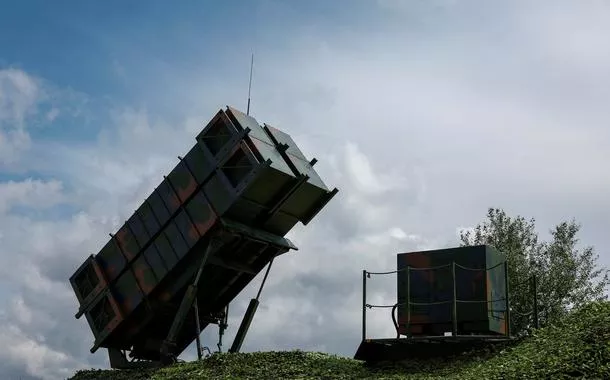 Em reviravolta, Trump arma a Ucrânia e ameaça Rússia e parceiros comerciais com sanções