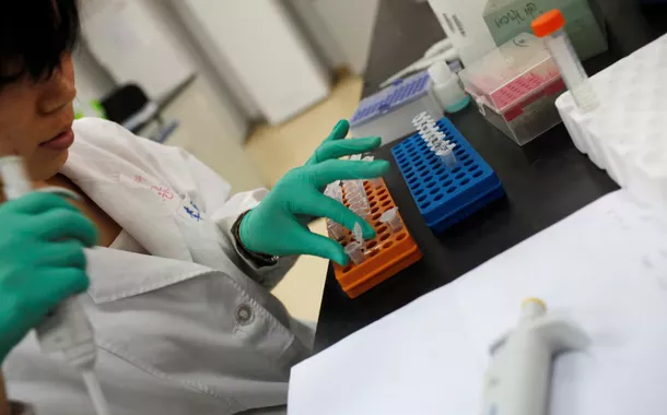 China avança na corrida global por medicamentos inovadores e ameaça liderança dos EUA na biotecnologia farmacêutica
