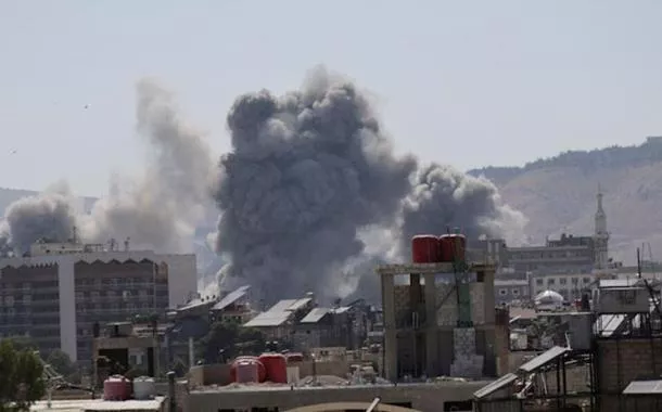 Israel lança ataques aéreos pesados a Damasco