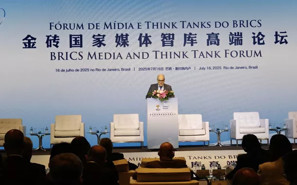 Leonardo Attuch discursa no Fórum de Mídia e Think Tanks