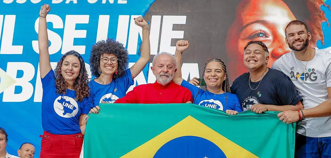 Lula e estudantes