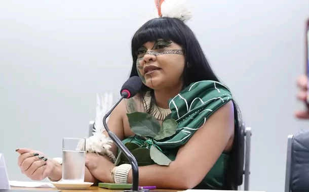 Célia Xakriabá irá acionar o Ministério Público e o Conselho de Ética contra Kataguiri por racismo e misoginia; entenda