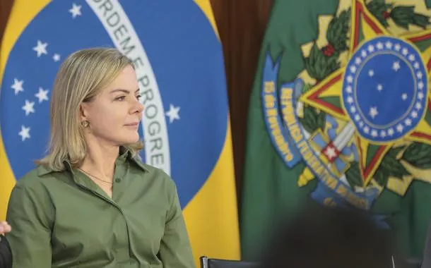 Gleisi: Brasil tem apoio internacional contra Trump e traidores do país estão isolados