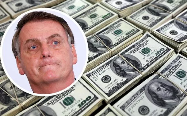 PF apreende US$ 14 mil na casa de Bolsonaro