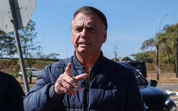 Ex-presidente Jair Bolsonaro chega para colocação de tornozeleira eletrônica em Brasília
18/07/2025
REUTERS/Adriano Machado