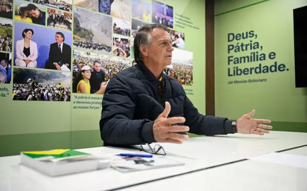 "Sem mim, Lula ganha de qualquer um", diz Bolsonaro
