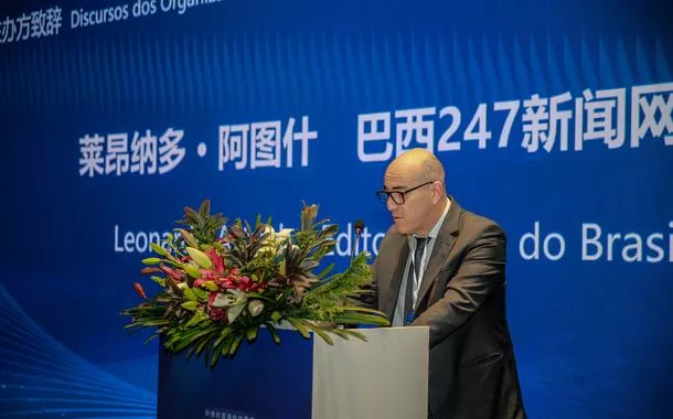Leonardo Attuch defende modelo de comunicação pública em fórum China-América Latina