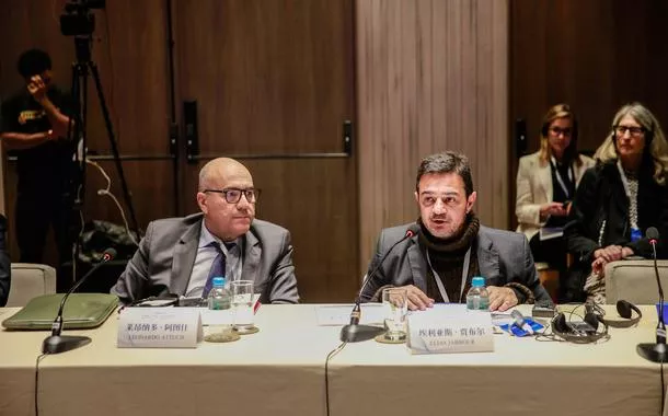 Elias Jabbour denuncia guerra cultural contra a China em evento internacional