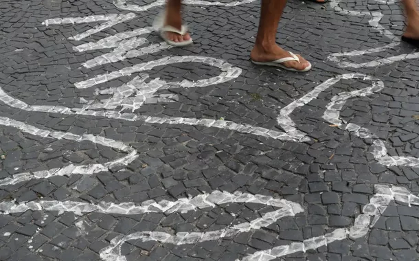Mortes violentas no Brasil caem ao menor nível da série histórica, mostra Anuário