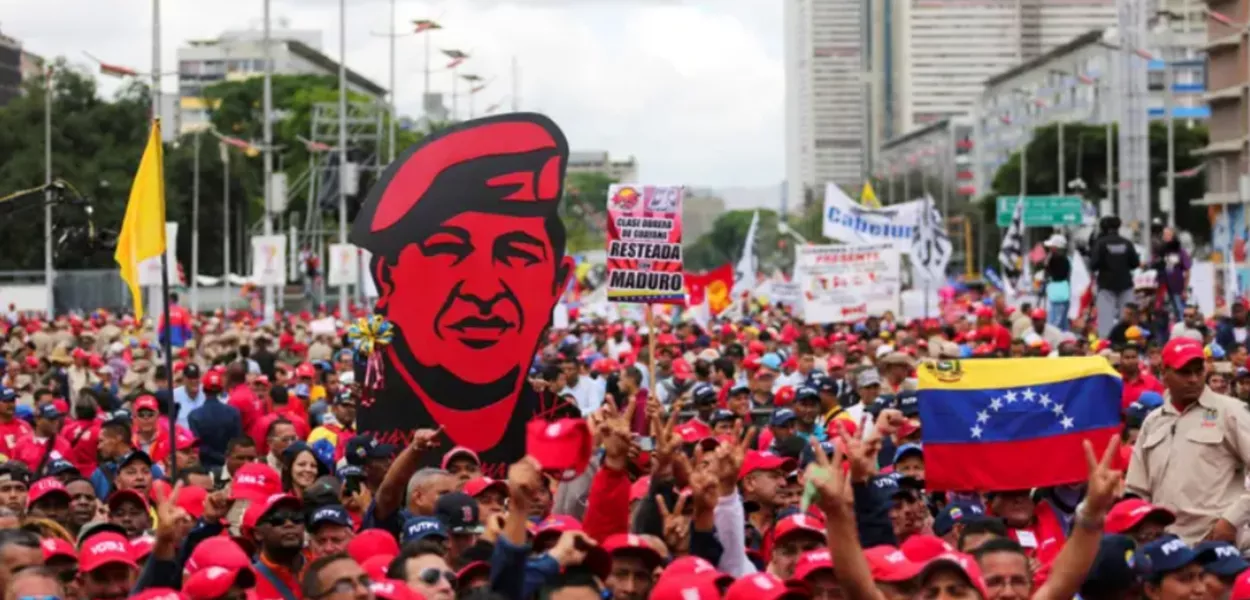 Manifestação popular na Venezuela em apoio à Revolução Bolivariana