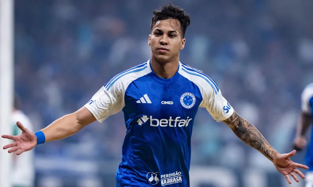 O atacante Kaio Jorge comemora gol no Mineirão, em Belo Horizonte 