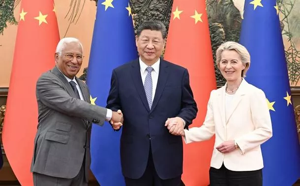 Xi Jinping apresenta visão estratégica para o futuro das relações China-União Europeia