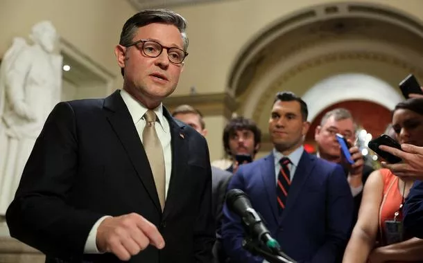 Presidente da Câmara dos Deputados dos EUA diz que caso Epstein "não é uma farsa"