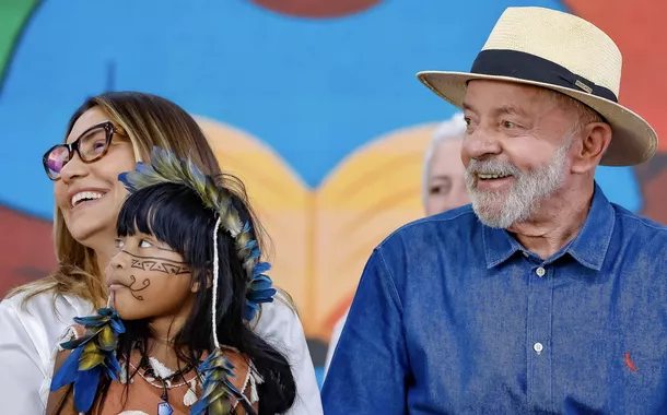 "Pague pelas merdas que fez e respeite os brasileiros", diz Lula a Bolsonaro