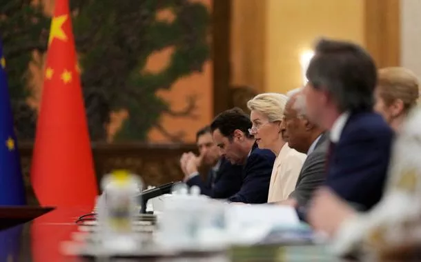UE e China avançam em plano para destravar exportações de terras raras, diz von der Leyen