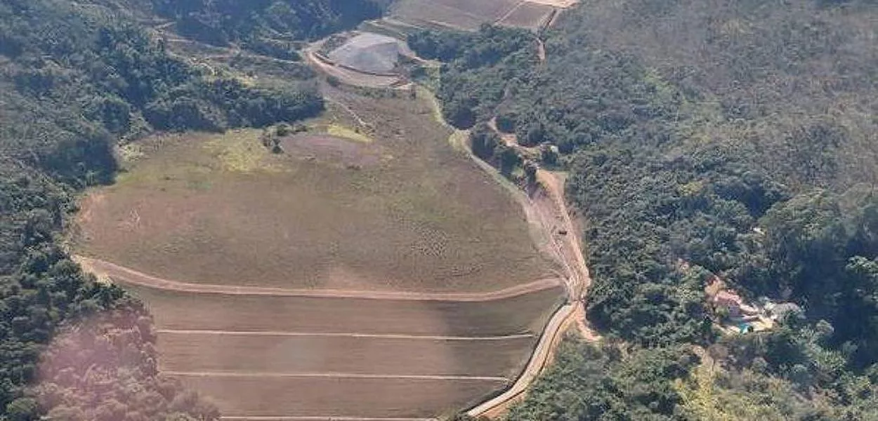 Barragem B-1 da Emicon Mineração e Terraplenagem, em Brumadinho, no estado de Minas Gerais