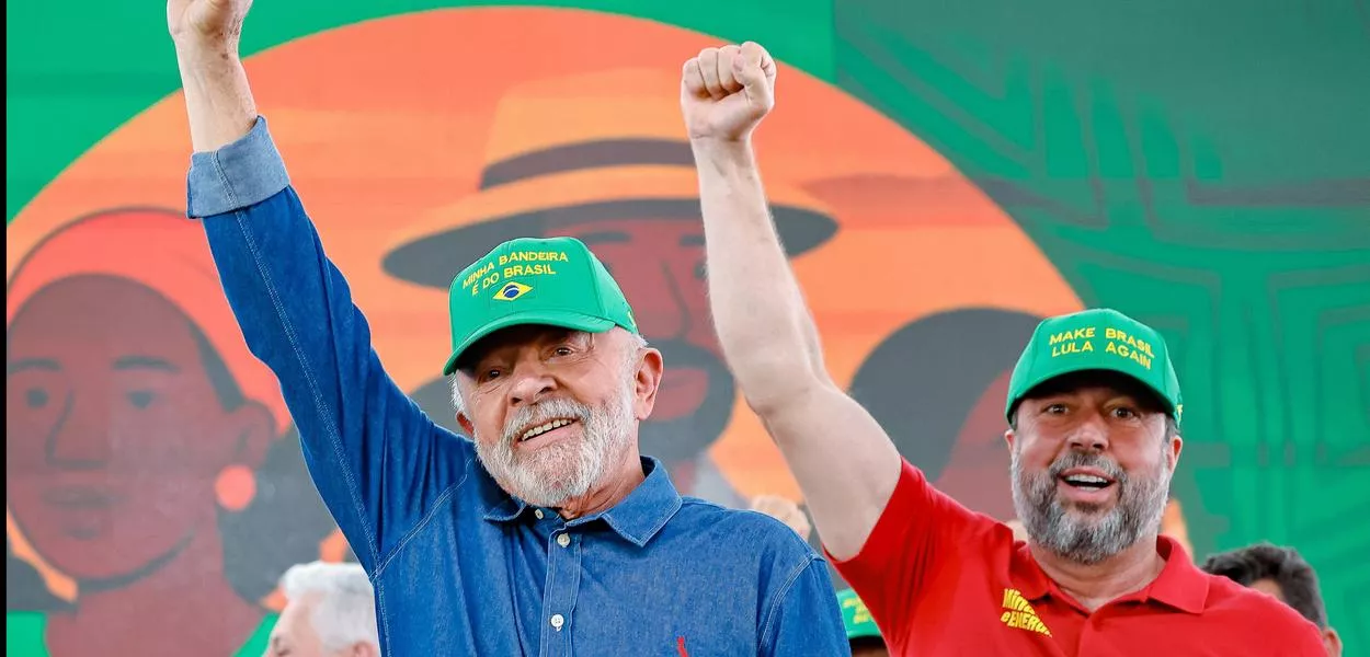 Presidente da República, Luiz Inácio Lula da Silva, durante cerimônia de Entregas do Governo Federal ao Vale do Jequitinhonha. Parque de Eventos de Minas Novas, Minas Novas - MG.
 Foto: Ricardo Stuckert / PR
