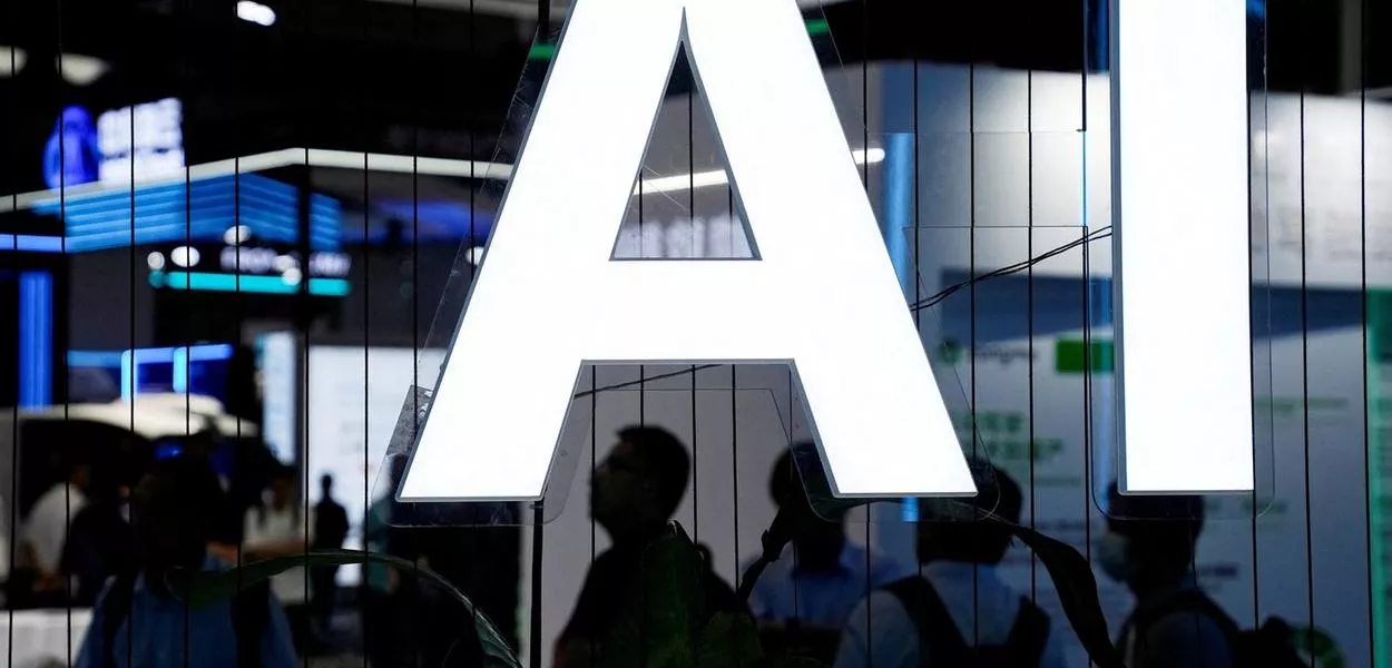 Placa escrito IA (Inteligência Artificial) na Conferência Mundial de Inteligência Artificial (WAIC) em Xangai, China
06/07/2023
