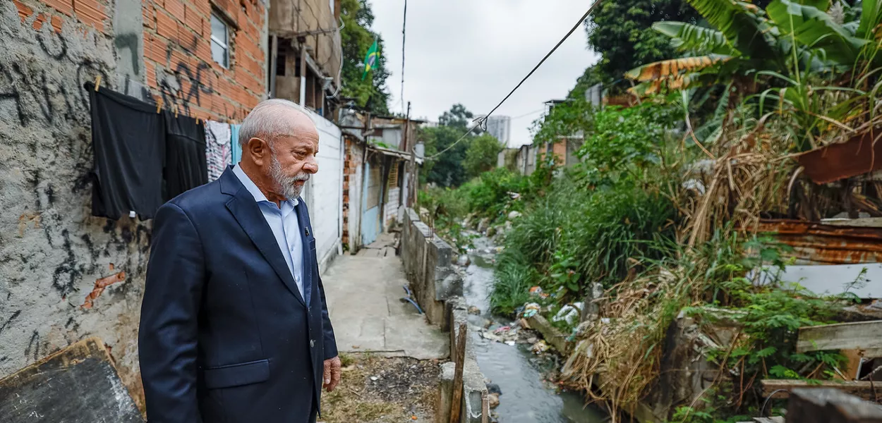 Presidente Luiz Inácio Lula da Silva durante cerimônia de anúncio dos projetos habilitados pelo Novo PAC Seleções 2025 - Urbanização de Favelas, no âmbito do Programa Periferia Viva - Jardim Rochdale, Osasco - SP - 25/07/2025