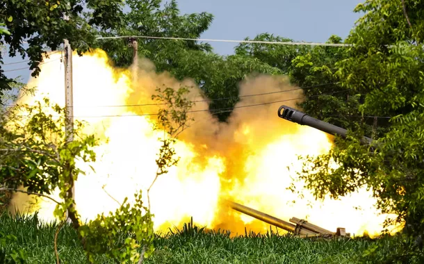 Tailândia e Camboja trocam acusações e bombardeios em escalada militar na fronteira