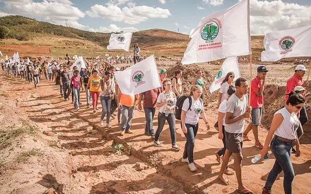 Marcha dos atingidos pelo rompimento da barragem de Fundão