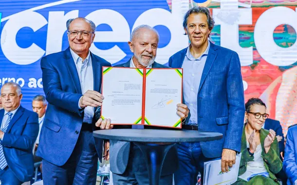 Lula sanciona lei que devolve tributos a pequenas empresas exportadoras e estimula competitividade