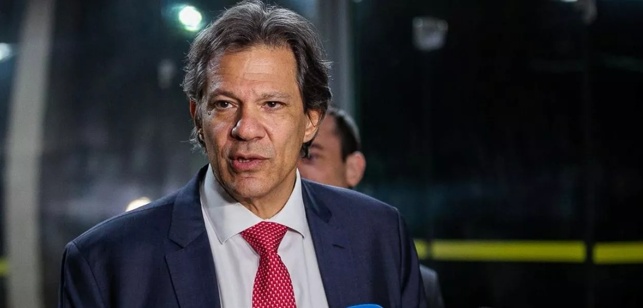 Haddad garante visto americano e participará de eventos da ONU, FMI e Banco Mundial; decisão reduz temor de nova crise com o governo Trump.