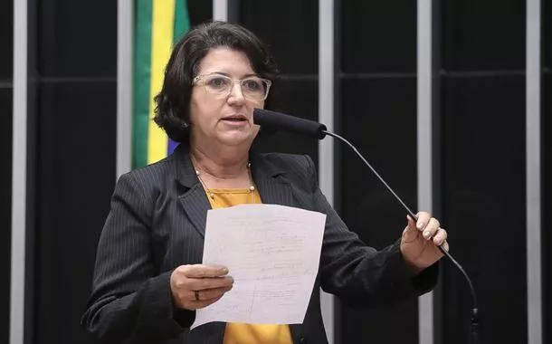 Lenir de Assis comemora prisão de Carla Zambelli: “Vitória da democracia”