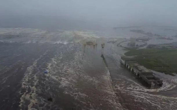 Ondas de tsunami inundam área no extremo leste da Rússia em Severo-Kurilsk
 30/7/2025    Divulgação via REUTERS