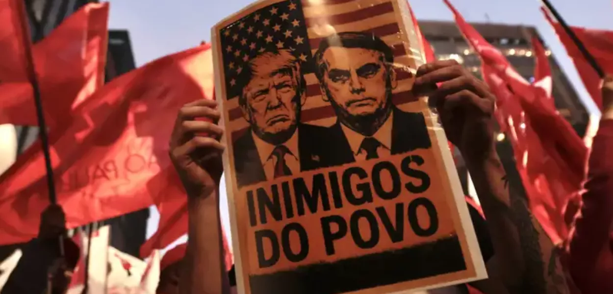 Donald Trump e Jair Bolsonaro foram alvos dos manifestantes