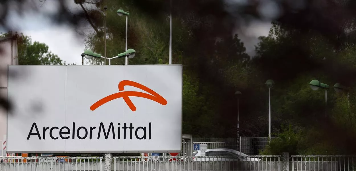 Logo da ArcelorMittal na França - 24/4/2025