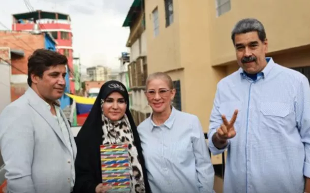 Maduro homenageia jornalista iraniana