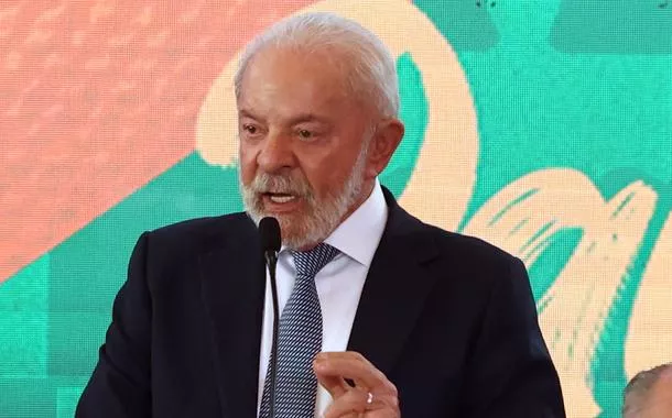 Lula promete comprar excedentes e estuda compensações após tarifaço dos EUA
