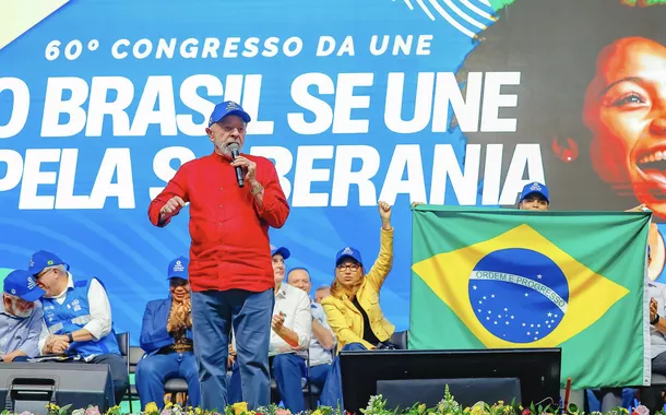 O presidente Luiz Inácio Lula da Silva discursa em defesa da soberania nacional - 17/7/2025 