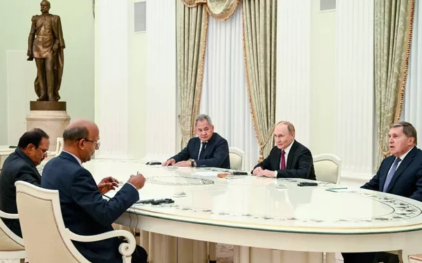 Putin recebe conselheiro de Segurança Nacional da Índia em encontro estratégico no Kremlin