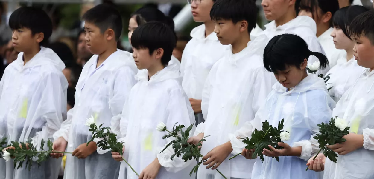 Cerimônia marca os 80 anos da bomba atômica em Nagasaki