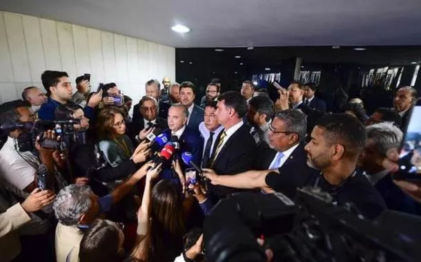 Senado cortou transmissão de câmeras para conter motim bolsonarista no plenário