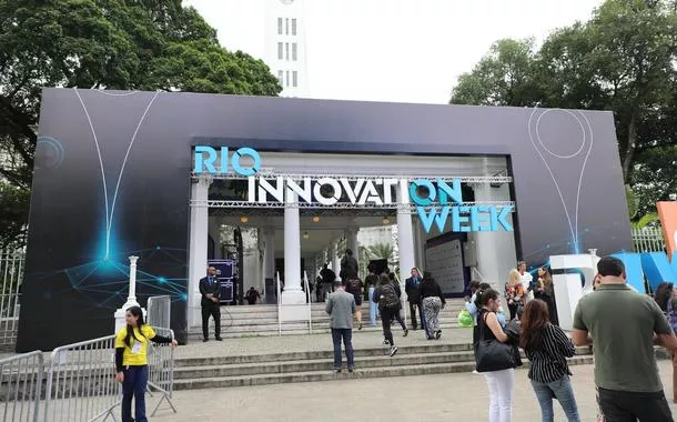 IA e experiências interativas aproximam público de temas ambientais no Rio Innovation Week