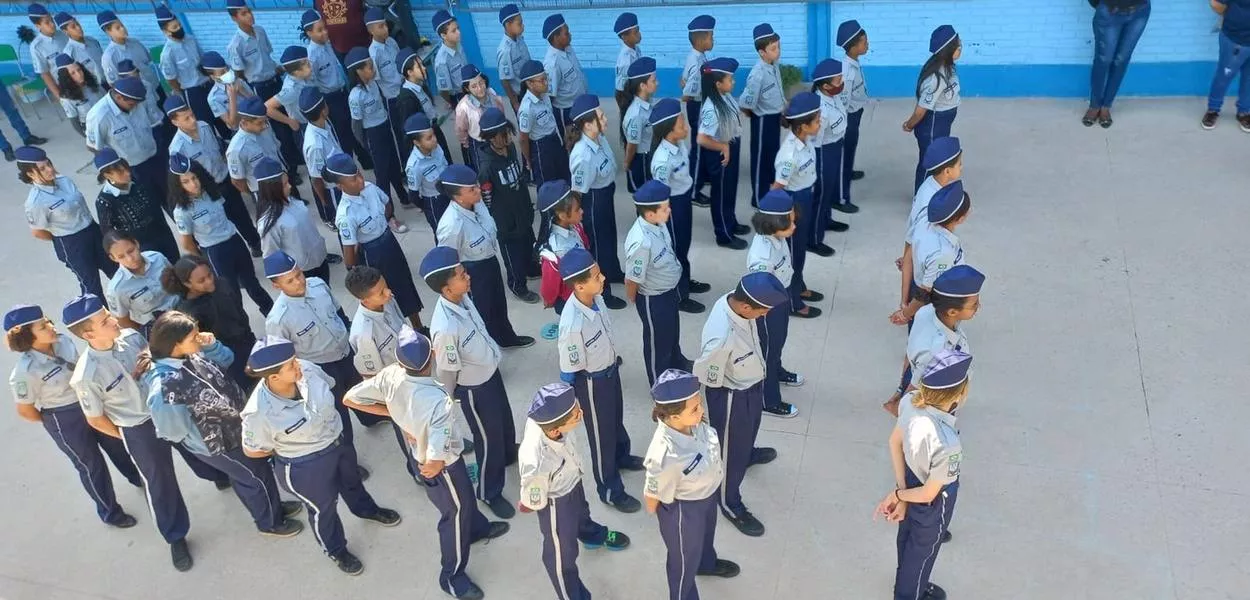 Escola cívico-militar da rede estadual de Minas Gerais