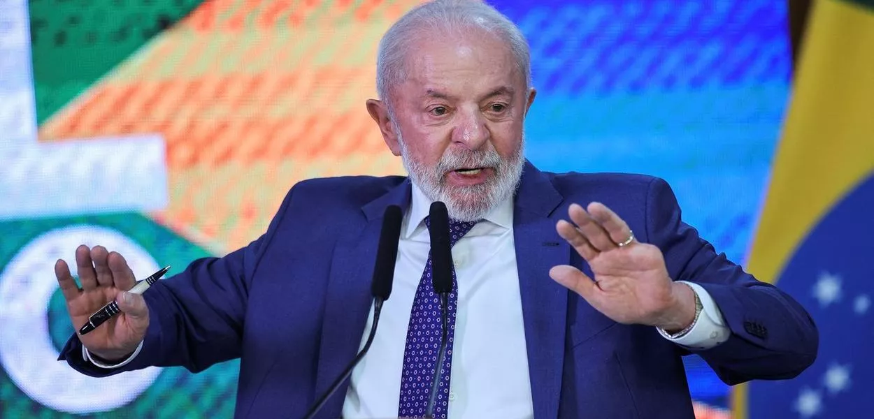 O presidente Lula durante cerimônia de anúncio de medidas para ajudar empresas afetadas por tarifaço dos EUA - 13/08/2025