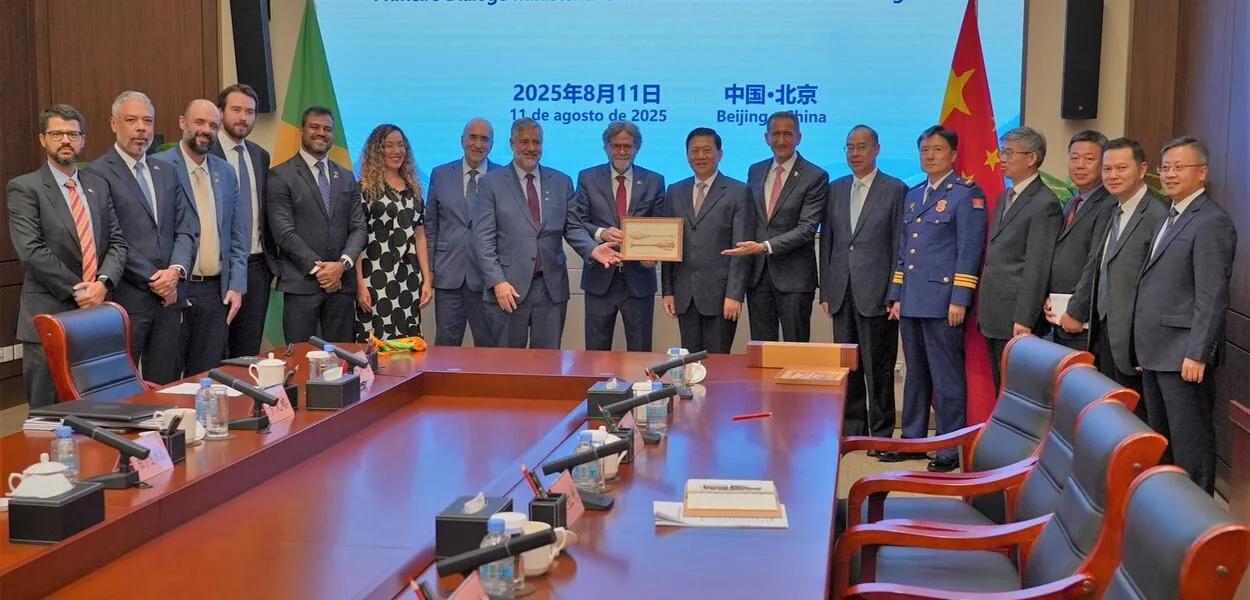 Brasil e China assinam acordo para impulsionar desenvolvimento regional