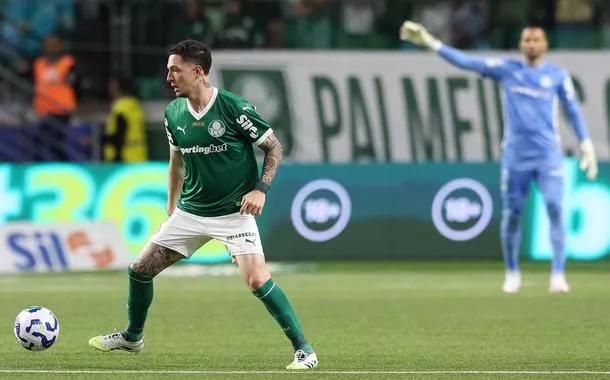 O jogador Anibal Moreno, da SE Palmeiras, em jogo contra a equipe do Mirassol FC, durante partida válida pela décima quarta rodada, do Campeonato Brasileiro, Série A, na arena Allianz Parque