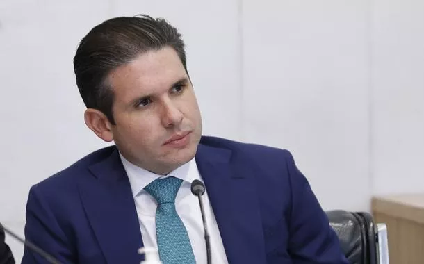 Hugo Motta emprega caseiro de sua fazenda como assessor na Câmara dos Deputados