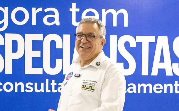 EUA cancelam visto de esposa e filha de Alexandre Padilha após sanções ligadas ao Mais Médicos