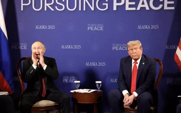 Conversas entre Putin e Trump no Alasca duram mais de duas horas