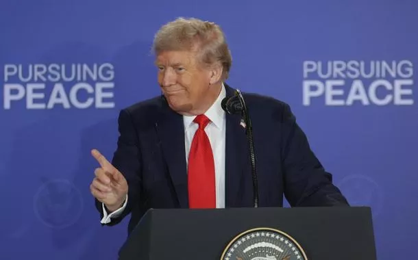 Trump: 'Zelensky terá que aceitar. Ele está perdendo muito'
