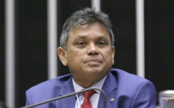 Deputado propõe taxa sobre big techs bilionárias para investir em ciência, educação e internet pública